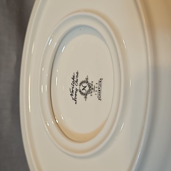 Noritake Champlain 7553 Gravy Boat w/Attached Underplate Ivory China new - Picture 7 of 9